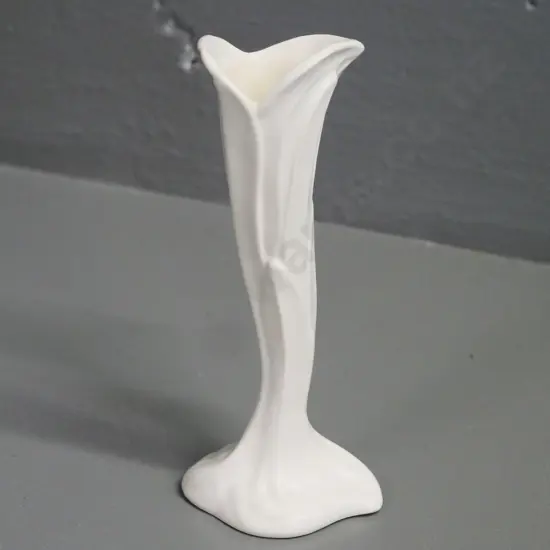 Crown Lynn bud vase No. 2014 H-165