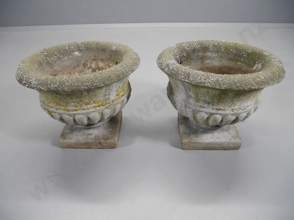 pair of cast concrete garden urns - one has chip to rim H-300 Diameter 360 Image 1++