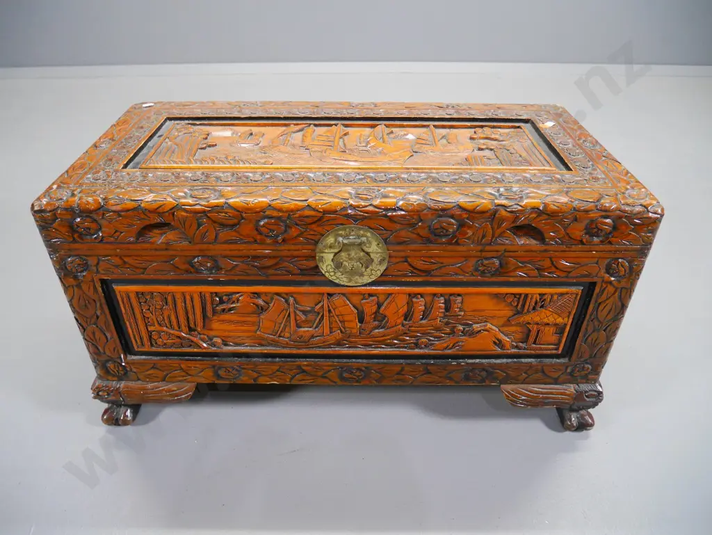 Chinese hand-carved camphorwood chest with brass catch H-380 W-690 D-340 Image 1++