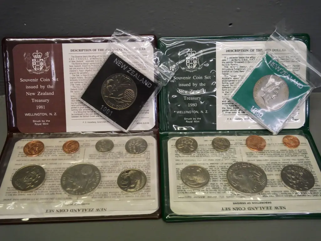 Cased New Zealand coin sets - 1980 and 1981 - souvenir sets with dollar and individual dollars Image 1++