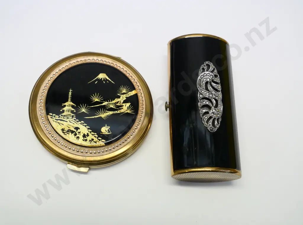 boxed Asian design powder compact & marcasite/black small case Image 1++