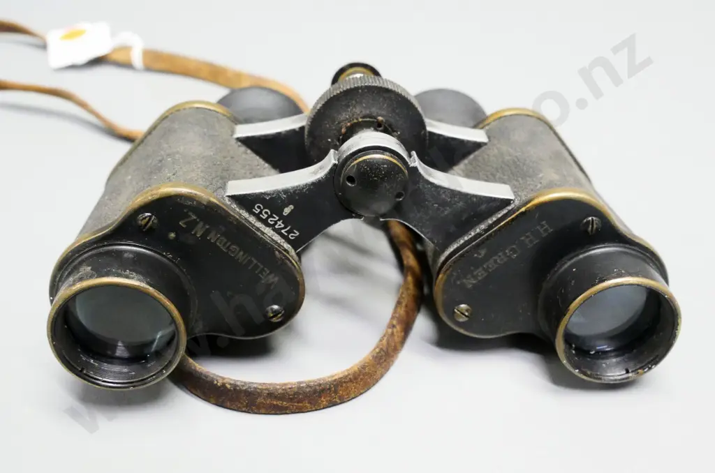 vintage Goerz Berlin 8x Neo-Trieder compact field binoculars with leather strap - general wear Image 1++