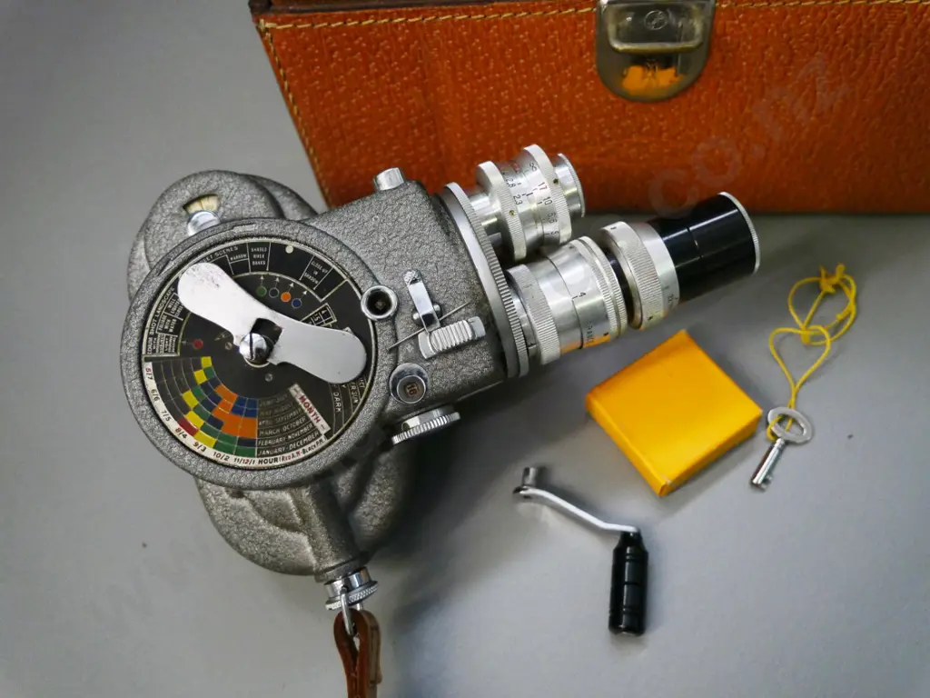vintage Som Berthiot 8mm cine camera with fitted leather hard case Image 1++