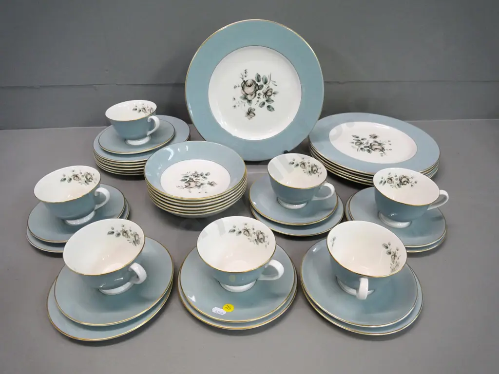 Royal Doulton Rose Elegans 6-place luncheon set - near new condition Image 1++