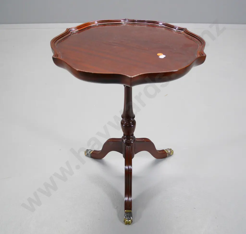 mahogany round wine table on column-base w/pie-crust edge, brass claw feet, fine ridges in top veneer or finish H540 Image 1++