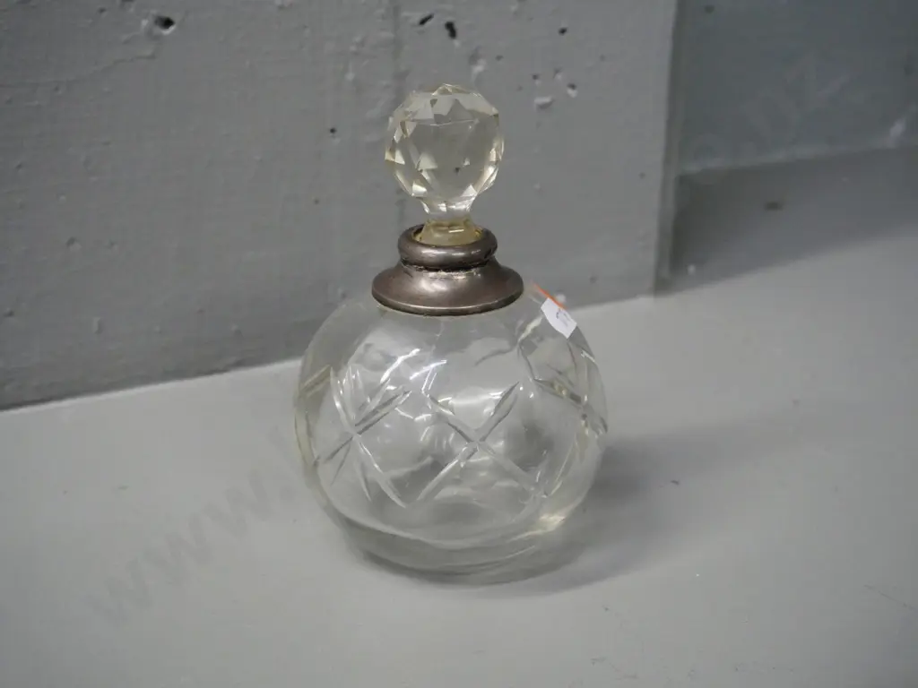 sterling silver mounted cut crystal scent bottle H-140 Image 1++