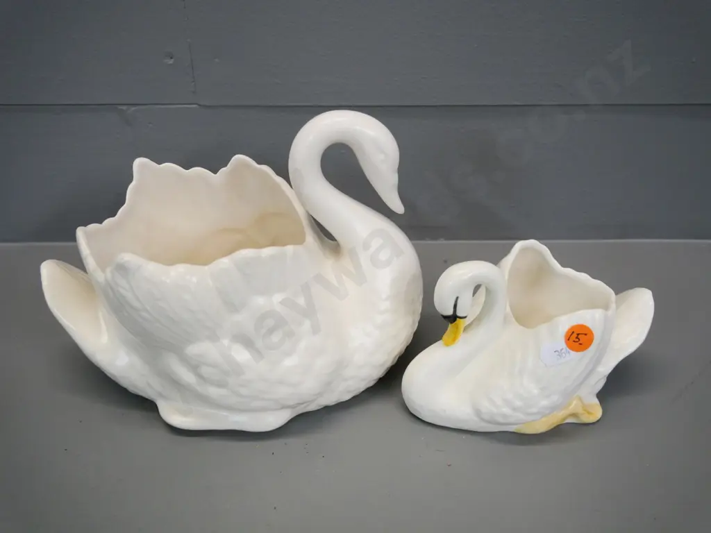 2 china swan vases marked Made In England - smaller has painted decoration, larger is H-155 L-200 Image 1++