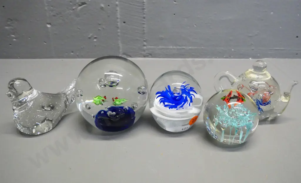 5 glass paperweights - 3 globes, one teapot and one bird-shaped - largest globe D-85 Image 1++