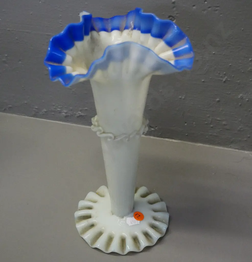 vintage fluted milk glass vase with blue border H-280 Image 1++