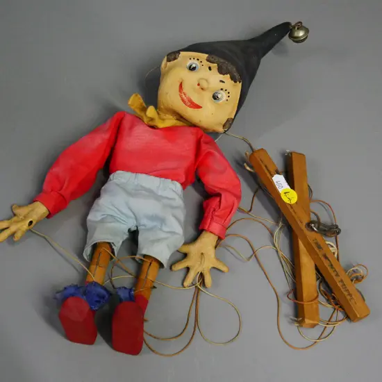 composite & wood Noddy marionette puppet, damage to one hand, strings a bit tangled H-360