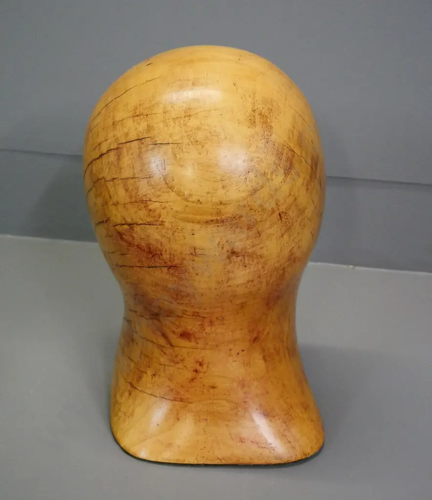 hand-carved female head - marked on base Jess Scott, 1980, cherry wood. H-310 W-190 Image 1++