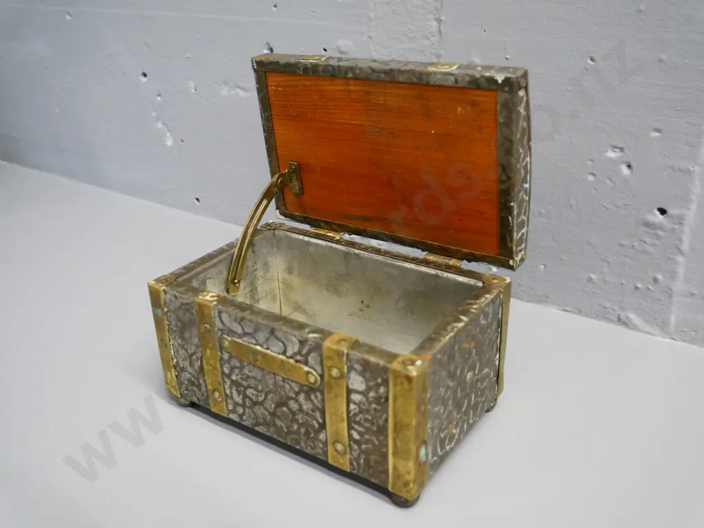 brass and silver metal covered wooden tea caddy with tin lining - H-100 W-150  D-100 Image 1++