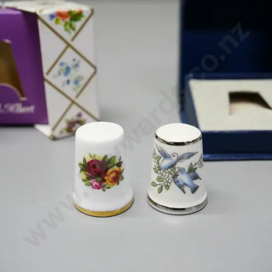 2 boxed English bone china thimbles - Royal Albert Old Country Roses and a Royal Worcester bird