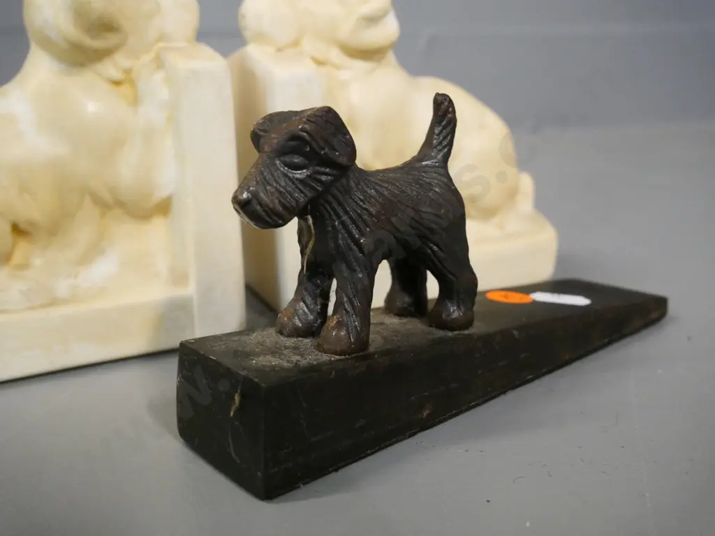 cast metal dog theme door wedge stop and a pair of ceramic book-ends H-120 Image 1++