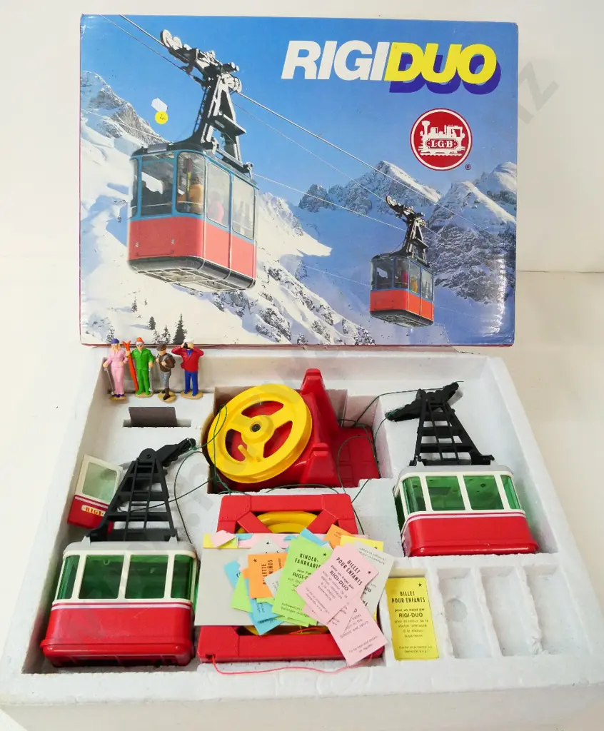 Rigiduo toy ski-hill gondola set with 2 gondola cars, 4 figures, paper tickets  (untested, no returns) Image 1++