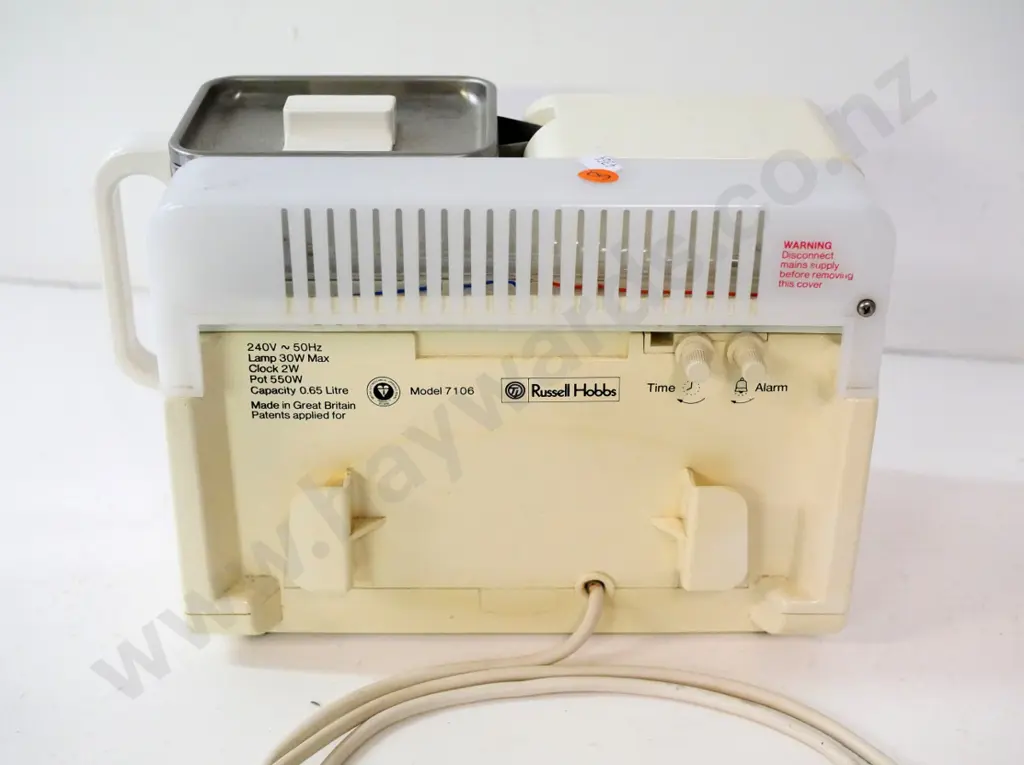 retro plastic-cased Russell Hobbs Chelsea automatic tea maker H-190 W-300 D-150 Image 1++