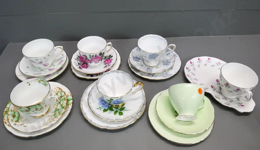 6 English china trios and a tennis set - Tuscan, Foley, Royal Staffordshire, etc. Image 1++