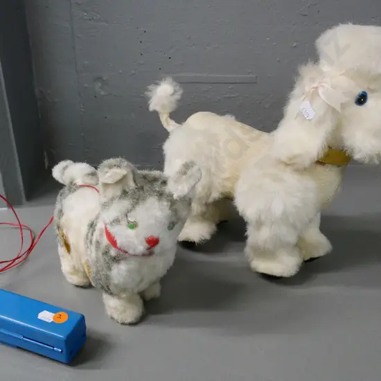 2 retro Japanese battery powered toys - poodle & kitten, kitten has scorch marks, both untested, no returns. Poodle L340
