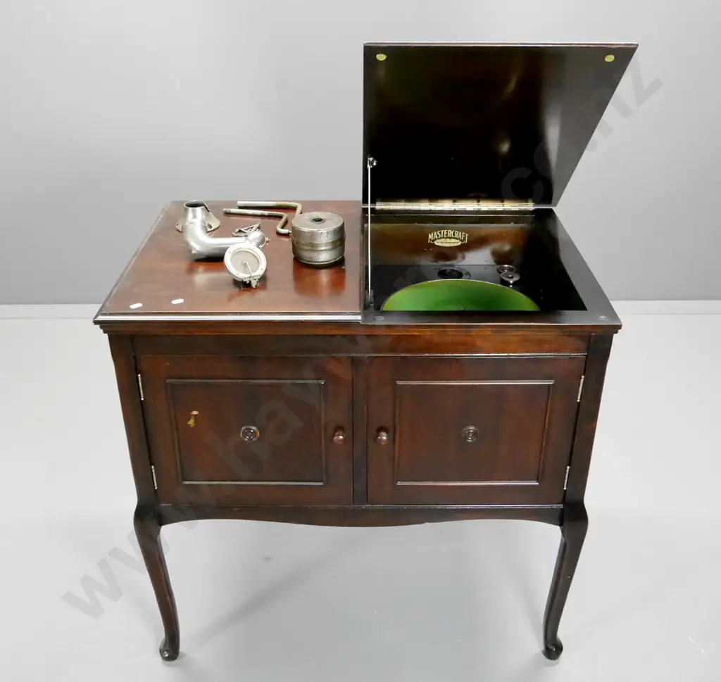 restorer's Mastercraft wind-up gramophone in mahogany lift-top cabinet - mechanism disassembled H800 W820 D530 Image 1++