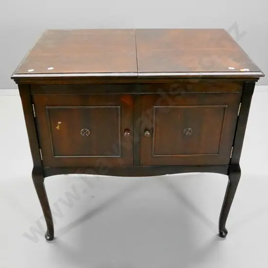 restorer's Mastercraft wind-up gramophone in mahogany lift-top cabinet - mechanism disassembled H800 W820 D530
