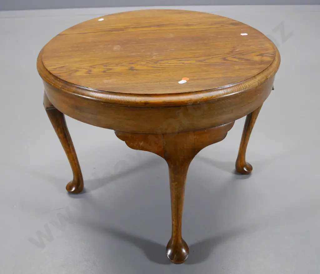 deco oak cab-leg round coffee table - slight marking to top H-490 Diameter 590 Image 1++