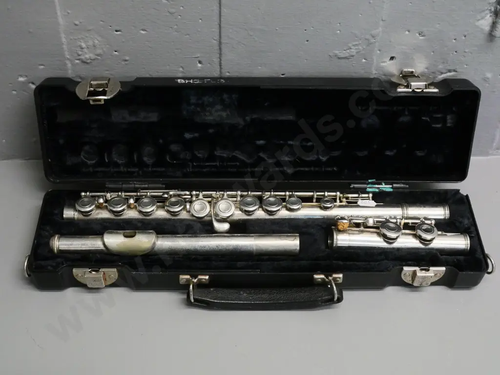 cased Yamaha YFL-21S flute, engraved Bayfield School, scratches and wear to plating Image 1++