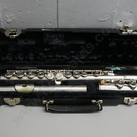 cased Yamaha YFL-21S flute, engraved Bayfield School, scratches and wear to plating