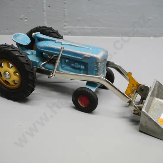 Fun Ho International Harvester tractor with front end loader - mismatched plastic wheels, no steering wheel L-300