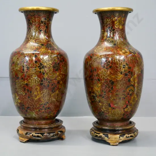 pair of Chinese cloisonne vases on wooden stands - H-270 including stand