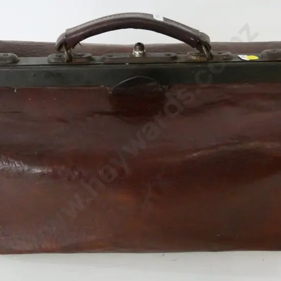vintage leather doctor's bag - corrosion to metal fittings, some wear to leather and lining H-280 W-400 D-200