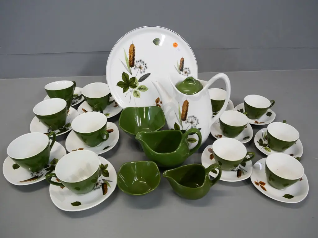 Midwinter Riverside coffee and tea set with coffee pot Image 1++