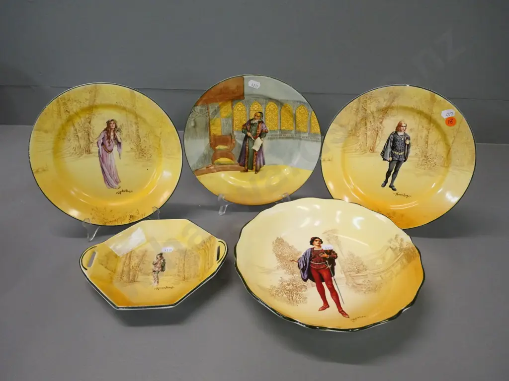 5 pieces of Royal Doulton Shakepseare - Hamlet plate has small fault to rim, Romeo bowl has mend, wear to Rosalind dish Image 1++