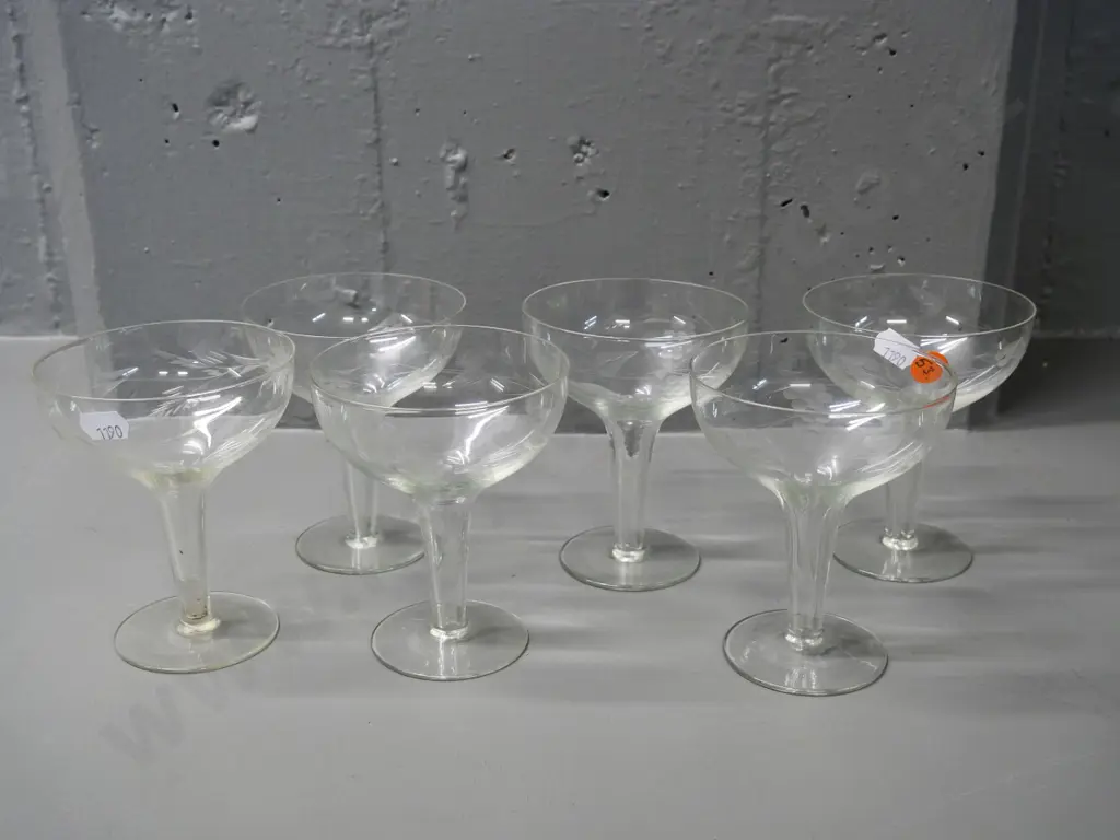 set of 6 etched pattern hollow-stemmed champagne glasses H-115 D-95 Image 1++