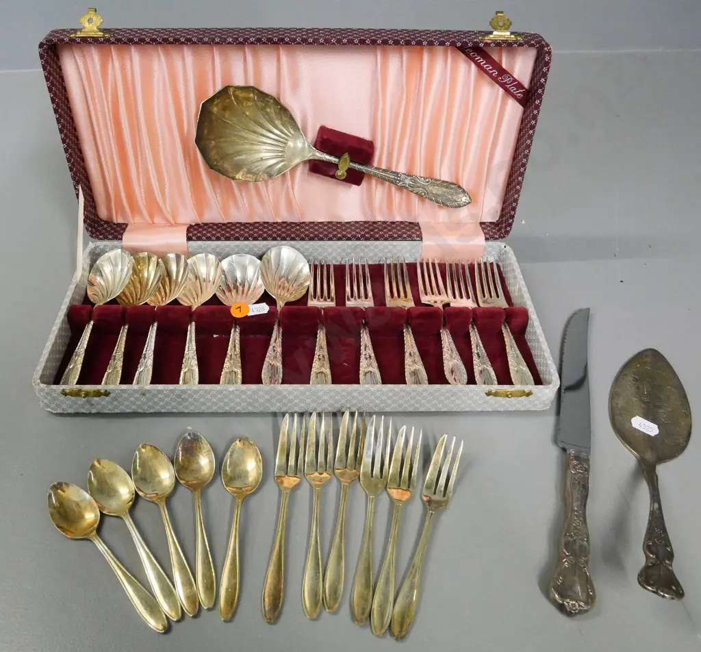 cased 13-piece EPNS sweet set, cake knife and server, and a set of 6 cake forks & teaspoons, one spoon missing Image 1++