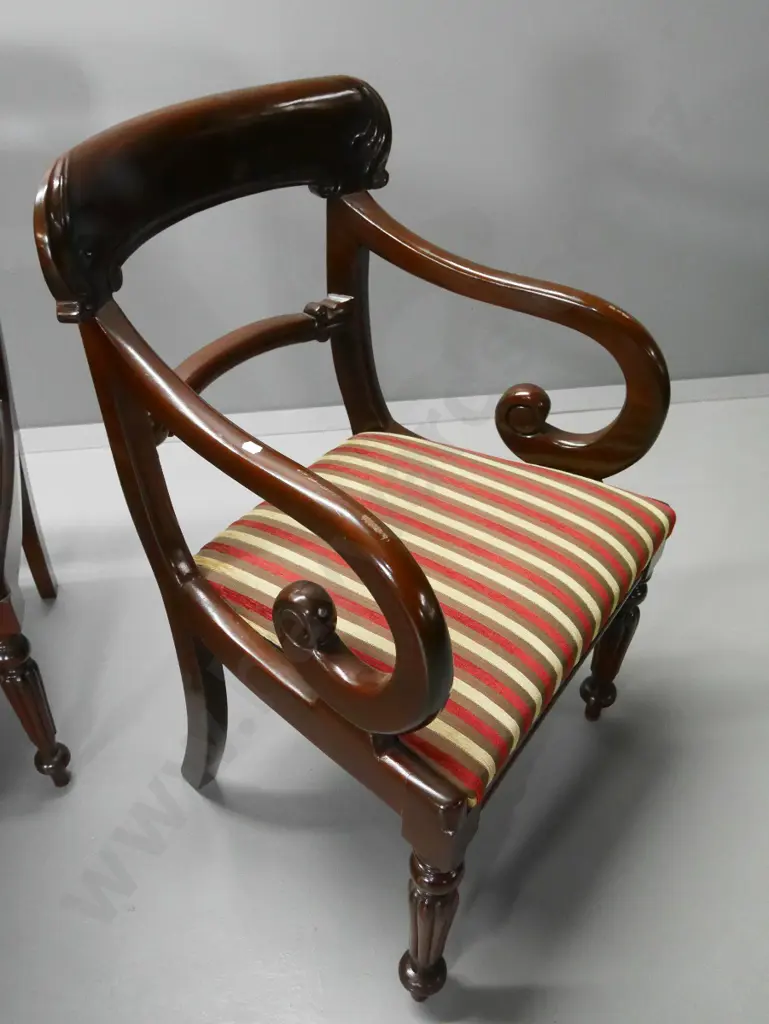 mahogany 9-piece dining suite - extending table with 2 leaves, carved detail on chairs, 6 + 2 carvers W-1120 L-2500 ext. Image 1++