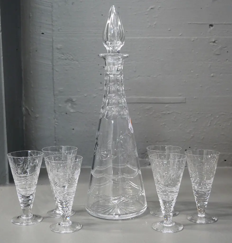 Webb Corbett cut crystal sherry stoppered decanter and 6 glass set H-340 Image 1++