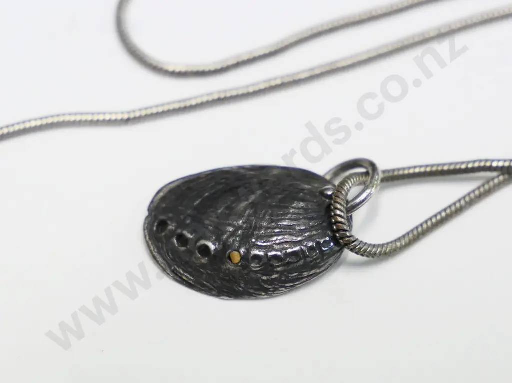 shell pendant chain stamped 925 Image 1++