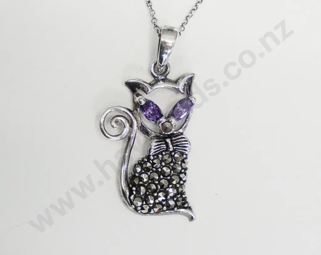 marcasite cat with amethyst eyes necklace chain stamped 925 Image 1++