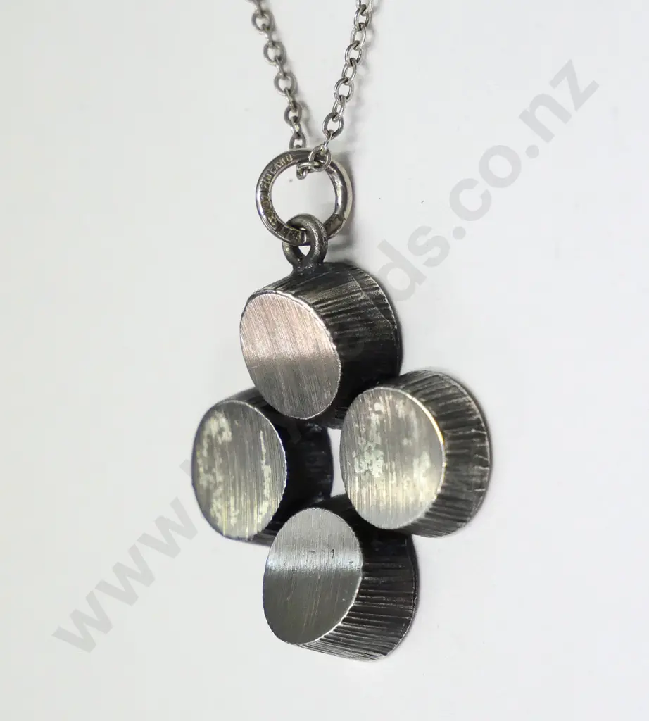 silver pendant stamped 925 Image 1++