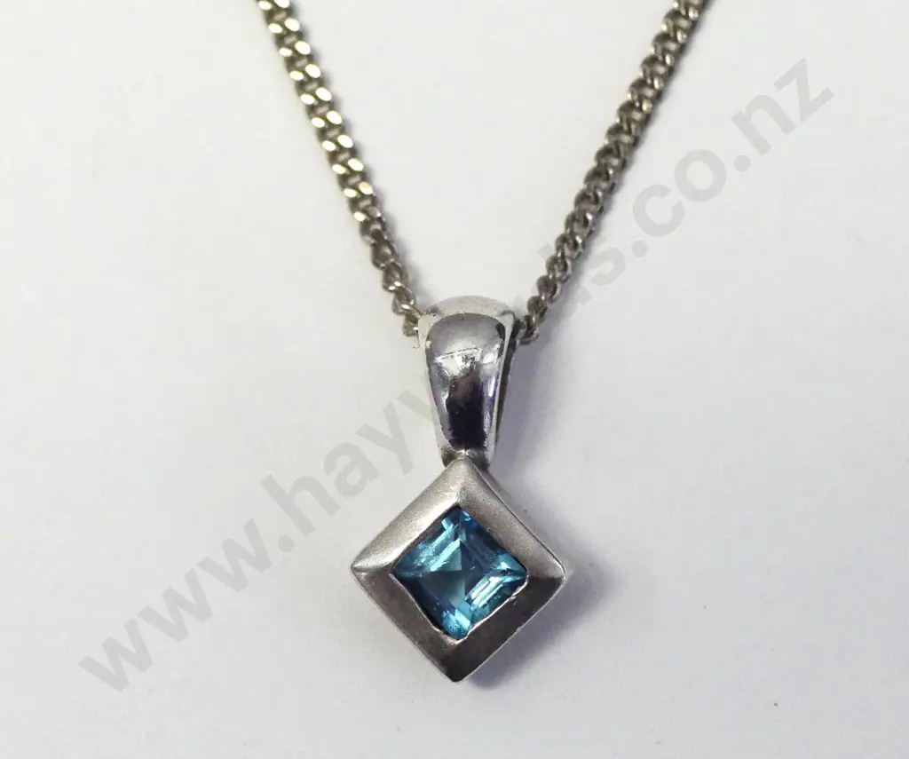silver & aquamarine pendant stamped 925 Image 1++