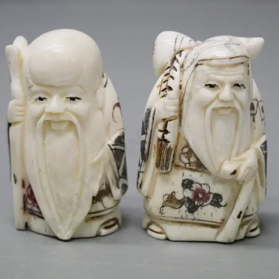 2 small composite Japanese figurines H-60