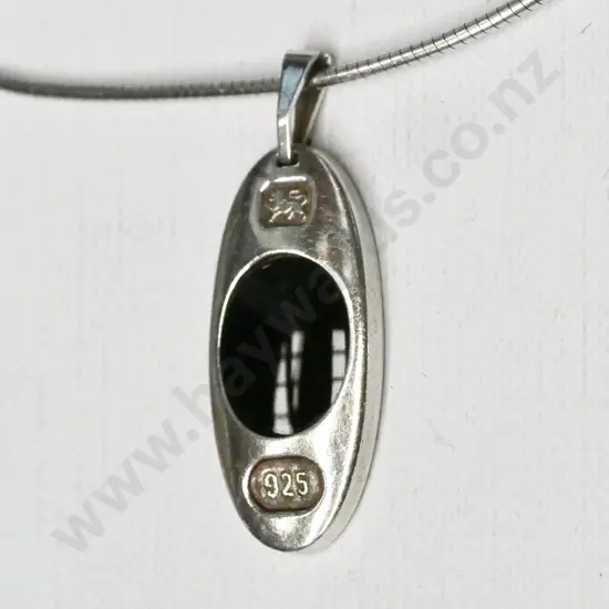 silver and black stone pendant - chain & pendant both stamped 925