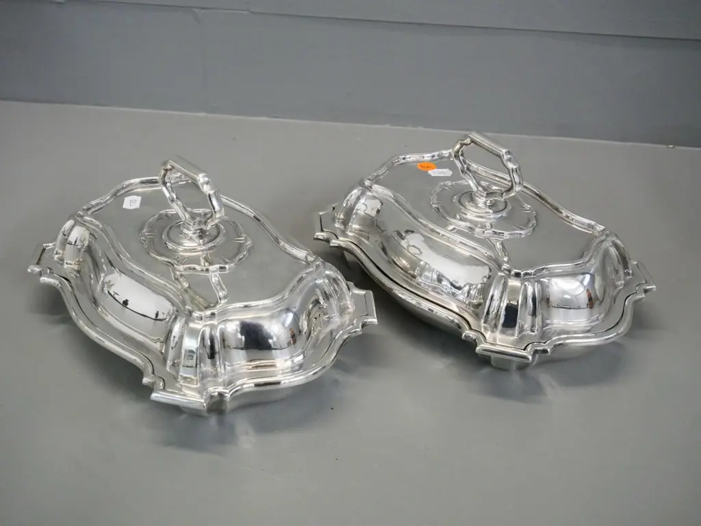 2 plated Edward & Sons Glasgow lidded serving dishes with twist off handles L-240 W-160 Image 1++