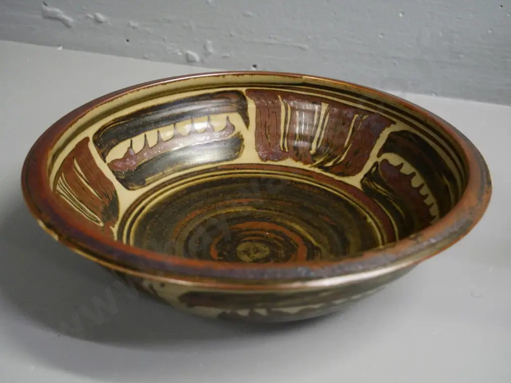 Crewenna New Zealand studio pottery bowl - diameter 270 Image 1++