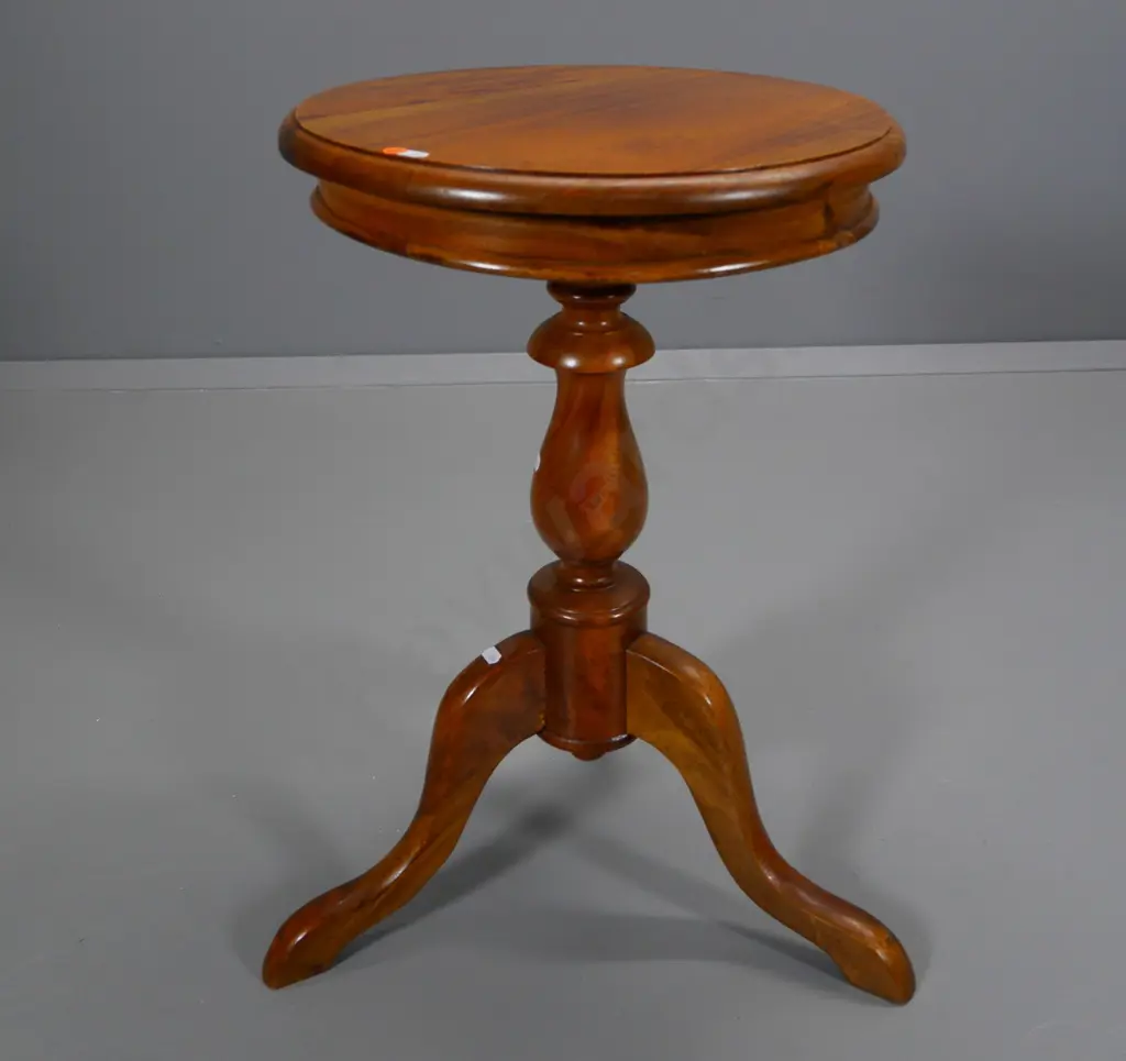 reproduction mahogany wine table on tripod base H-630 Diameter 400 Image 1++