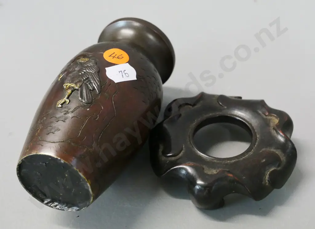 small asian eagle-theme bronze vase with gold and silver decoration, on carved wooden stand H-140 combined Image 1++