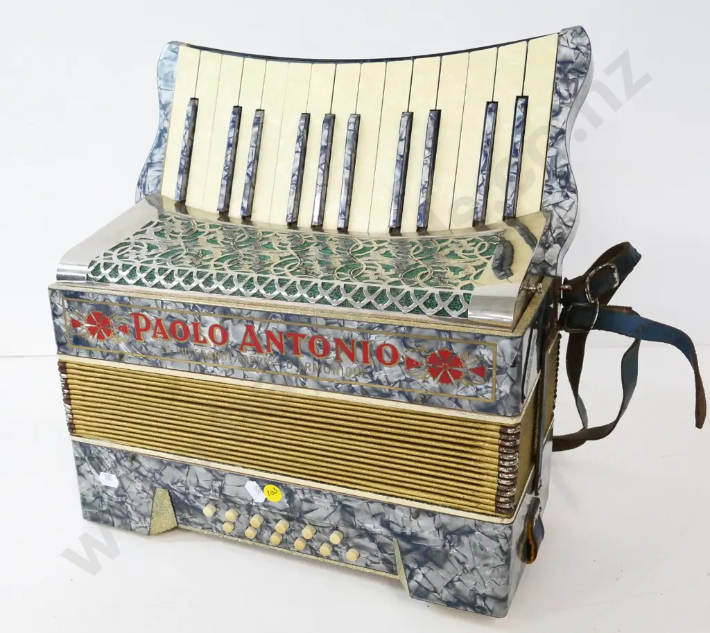 small Paolo Antonio piano accordion - corrosion to some metal fittings 380 x 340 x 170 Image 1++