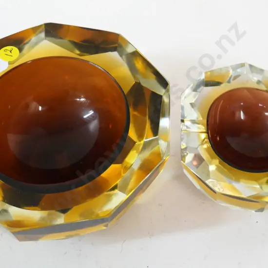 2 matching Mandruzzuto, Murano heavy glass items - bowl w/chip to inside rim Diameter 160 and ashtray