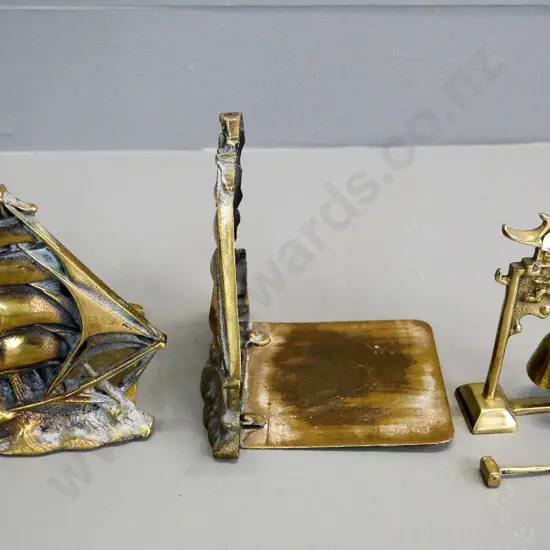pair of brass sailing ship book-ends H-140 and small asian brass hanging bell and striker