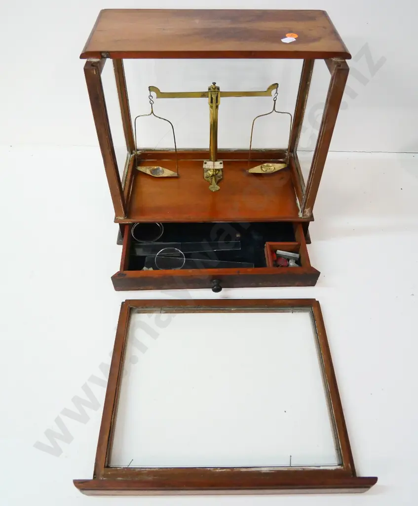 Avery precision balance scales in glazed wooden cabinet, with drawer and weights - crack to back glass panel H-290 W-300 Image 1++